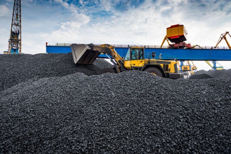 Producţia de cărbune a crescut cu aprope 30% în primele opt luni din 2021